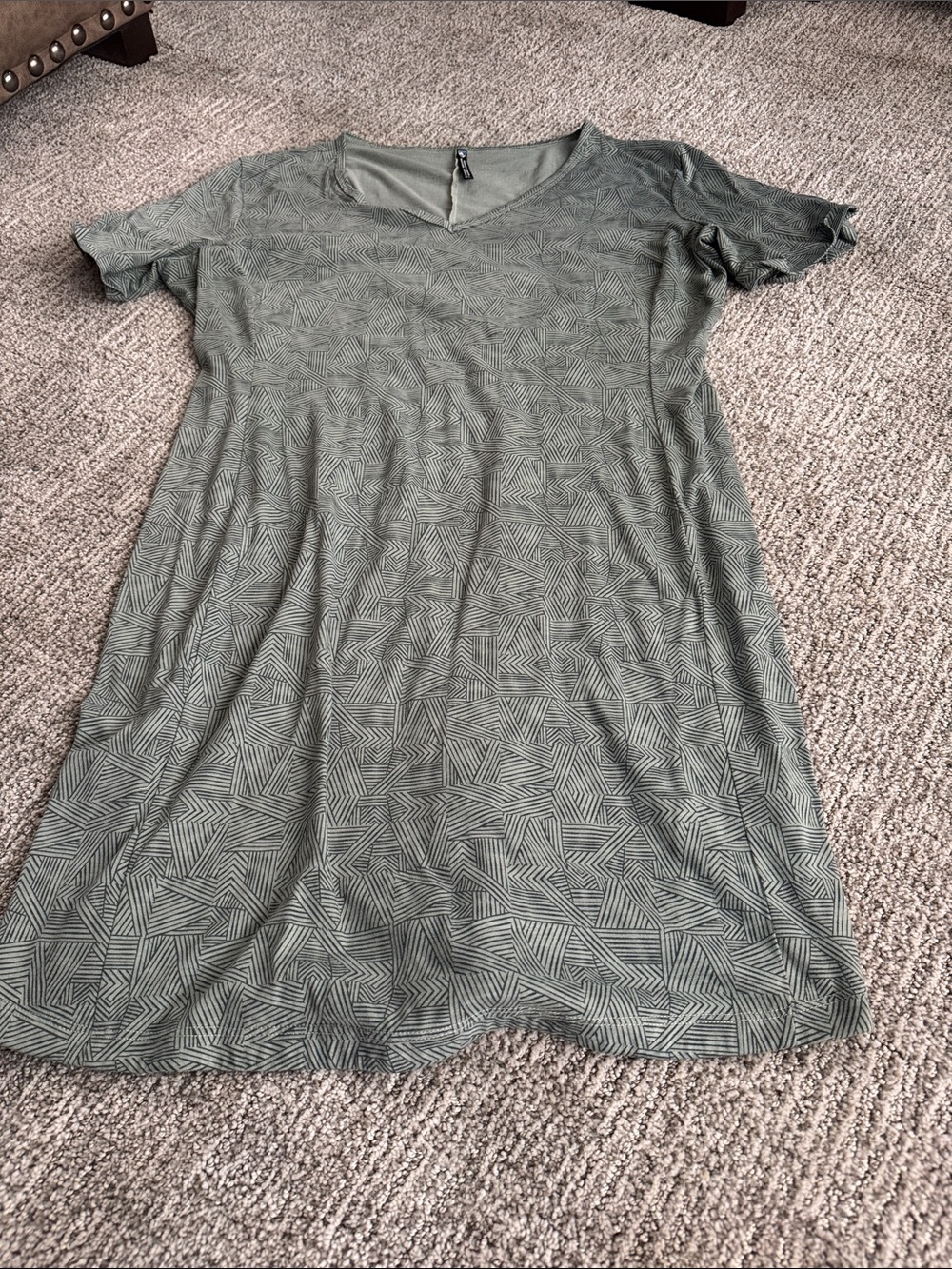 Women’s Olive Green Short Sleeve V-Neck Dress